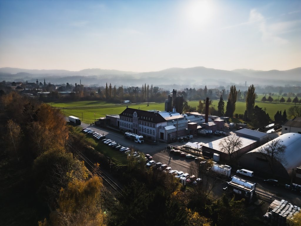 Provoz a prostředí oboru Automotive a průmysloví dodavatelé